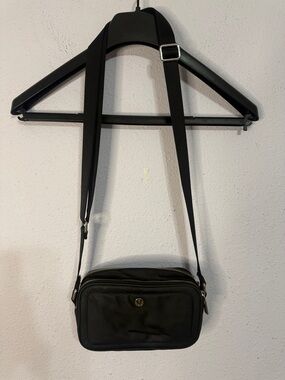 lululemon athletica Black Crossbody Camera Bag